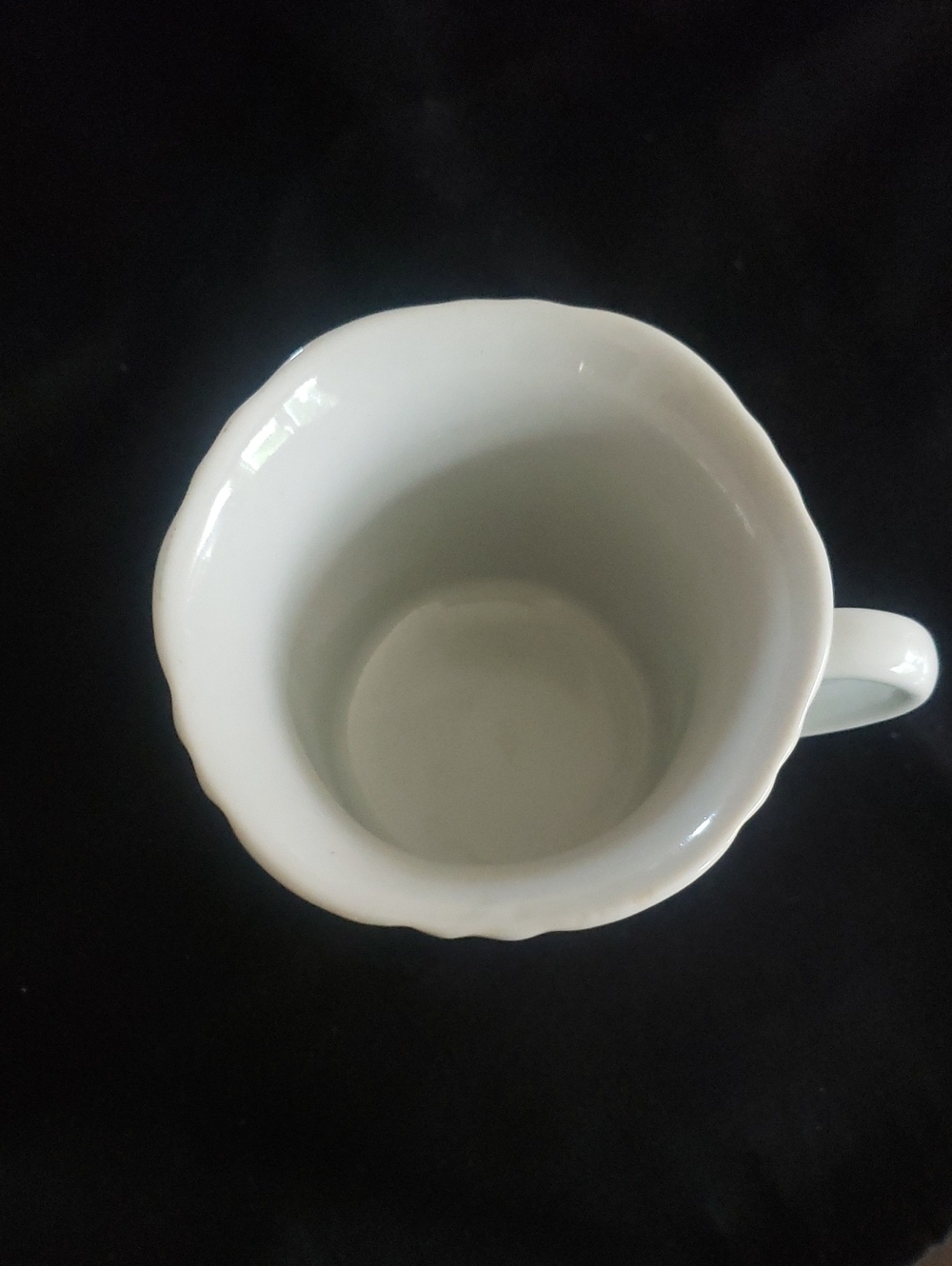 VIntage-style porcelain "Maman" coffee mug. Made in Korea. - Picture 2 of 5